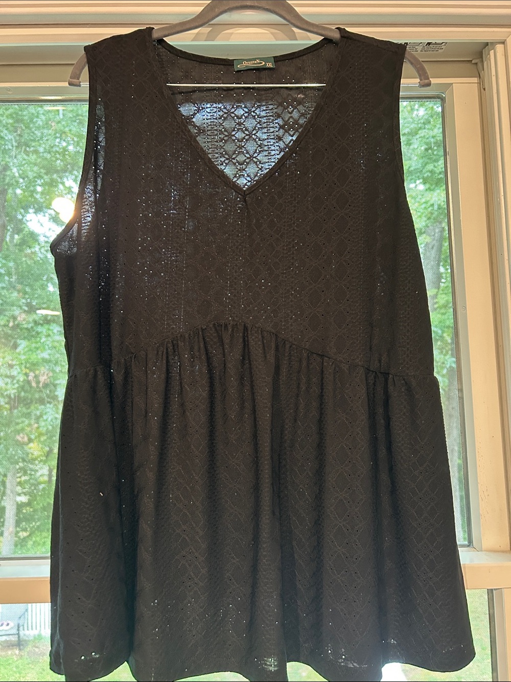 Eyelet Peplum V-Neck Tank Top - Black
